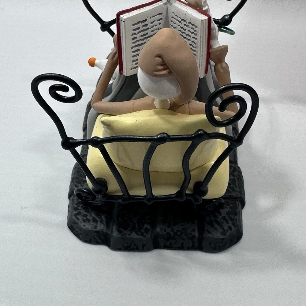 Hallmark Keepsake Bedtime Stories Nightmare Before Christmas Ornament‎ 2021